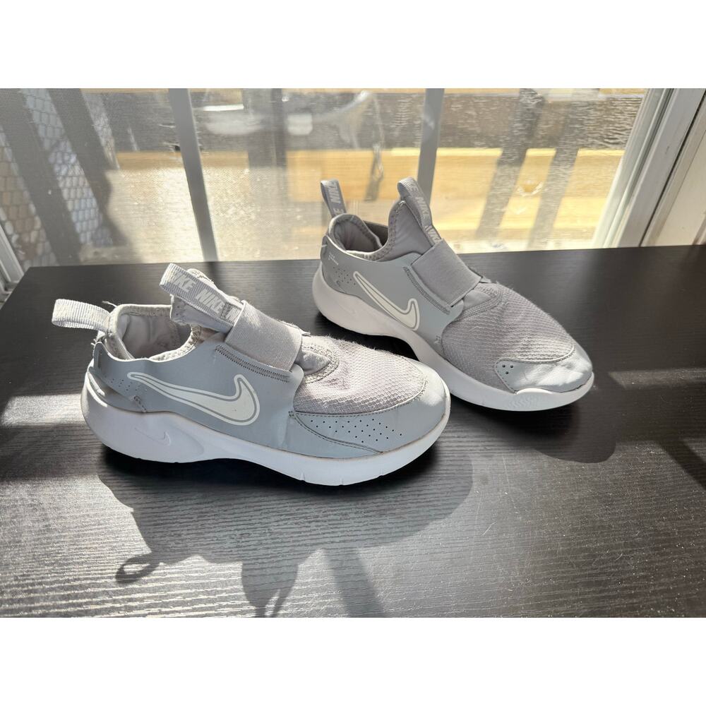 Nike Flex Runner Gray Slip On Sneakers Kids Size 5Y Lightweight Athletic Shoes